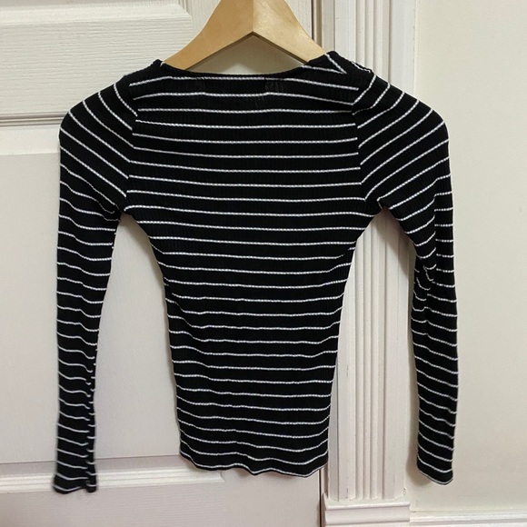 Urban Outfitters Long Sleeve Black and White Stripes XS - Picture 4 of 6